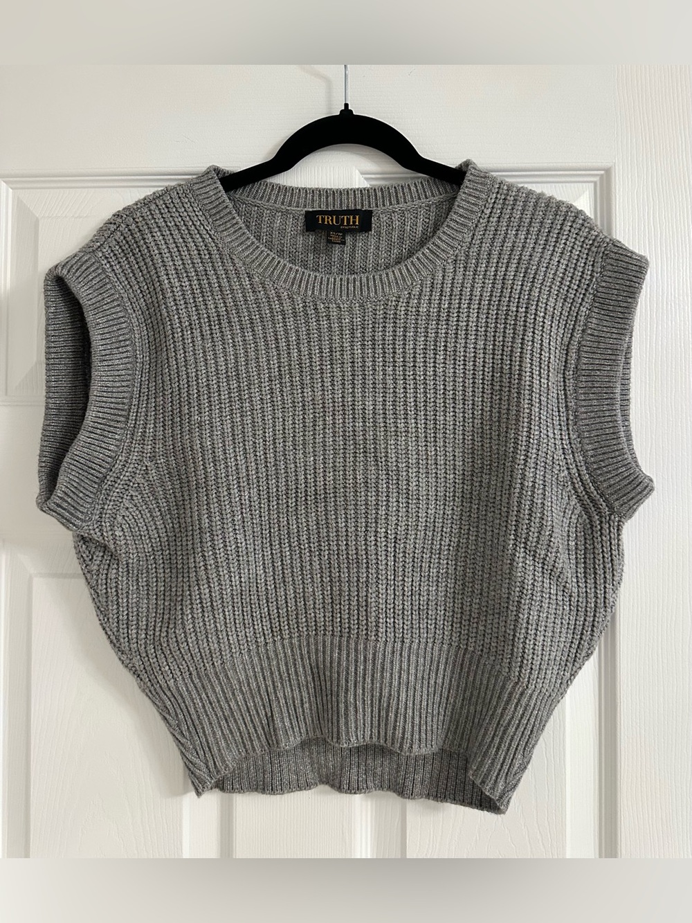 Truth By Republic Grey Ribbed Sleeveless Crewneck Sweater Vest